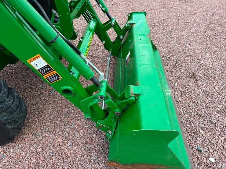 2022-john-deere-3033r-image-27