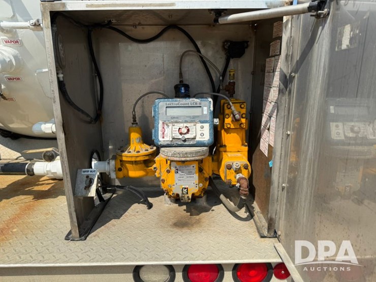 2007-international-7500-propane-truck-(cg363)-image-11