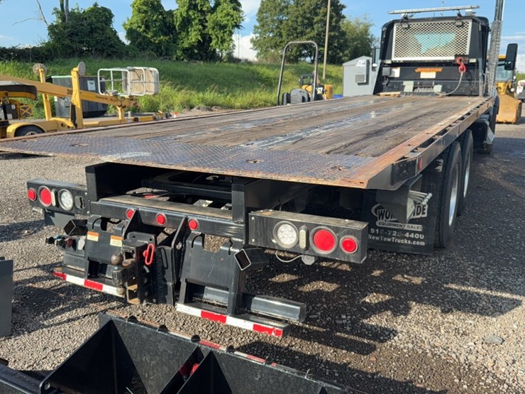 2016-kenworth-t880-image-8