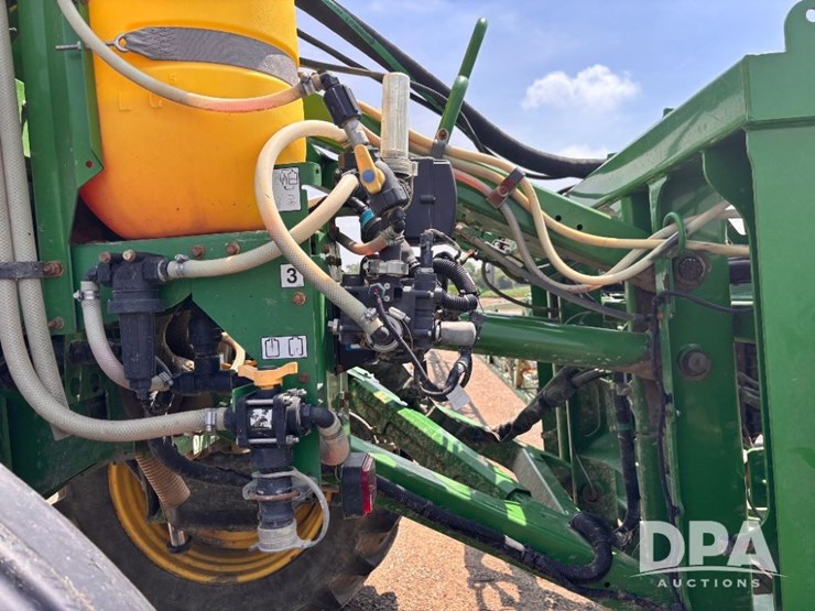 2017-john-deere-r4045-image-64