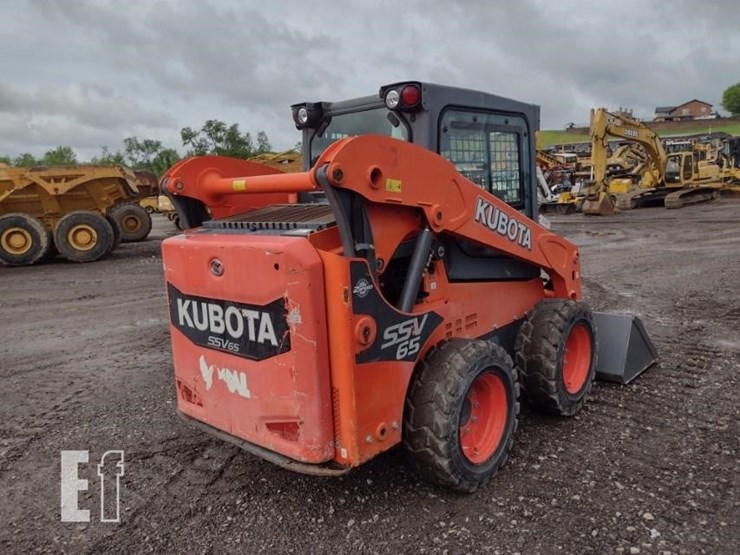 2016-kubota-ssv65-image-27