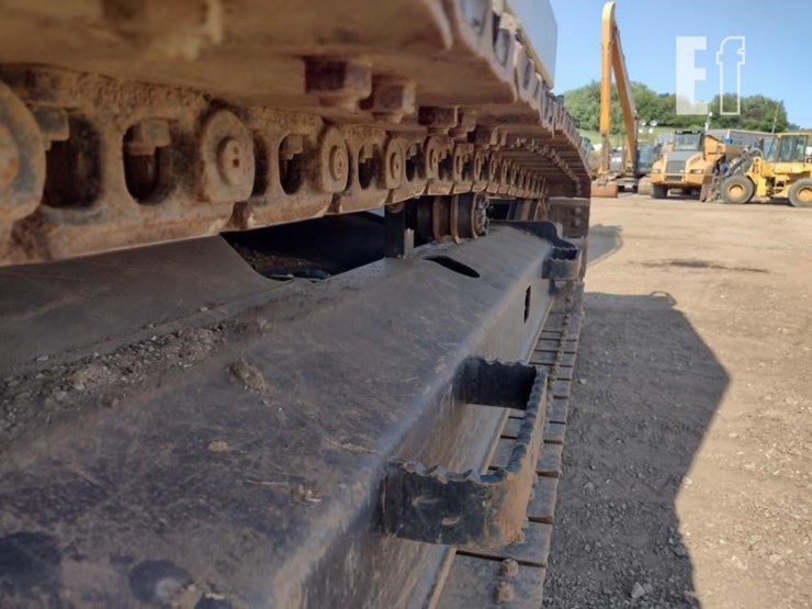 2023-caterpillar-310-image-39
