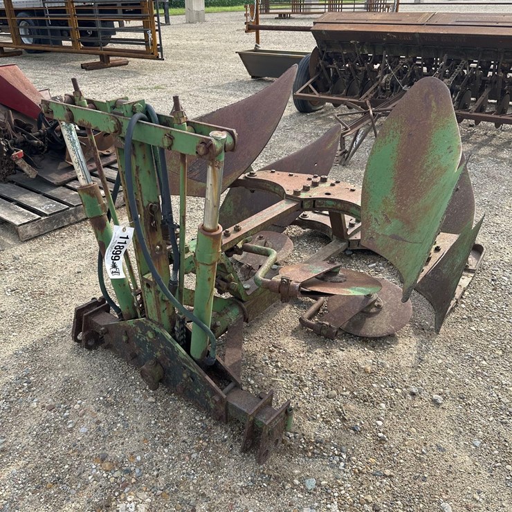JOHN DEERE 2