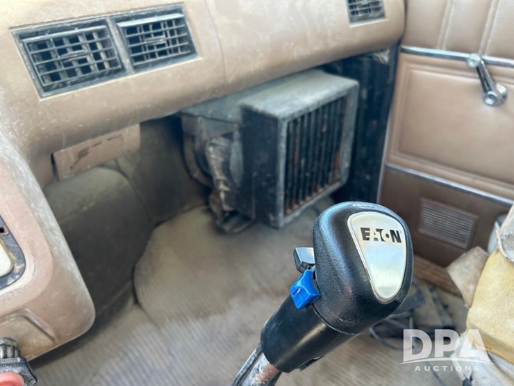 1991-ford-l8000-image-40