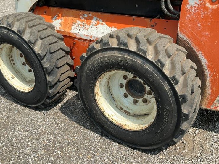#1151-•-scat-trak-skid-loader-image-11