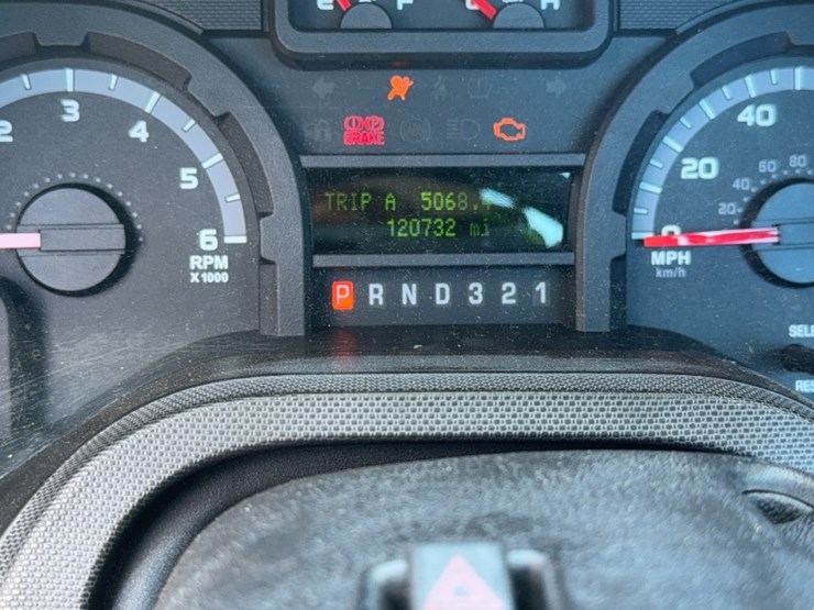 2013-ford-e350-image-15
