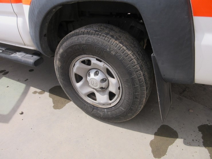 2013-toyota-tacoma-image-15