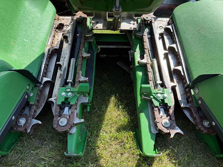 2021-john-deere-c12r-image-27