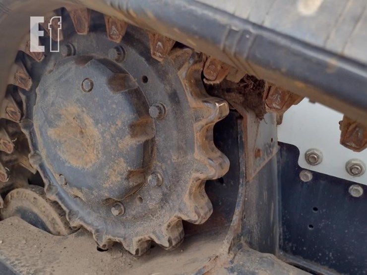 2023-bobcat-t770-image-31