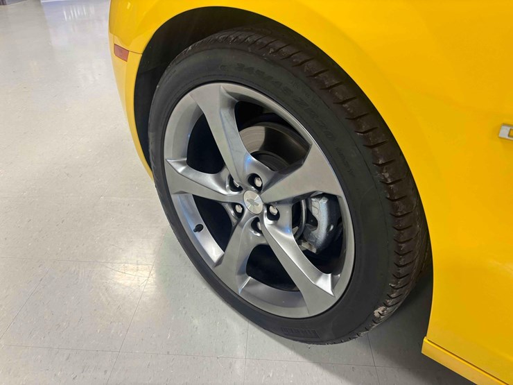 2013-camaro-1lt-rs-coupe-image-28