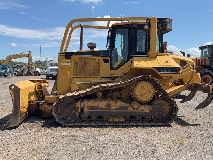 caterpillar-d6m-image-11