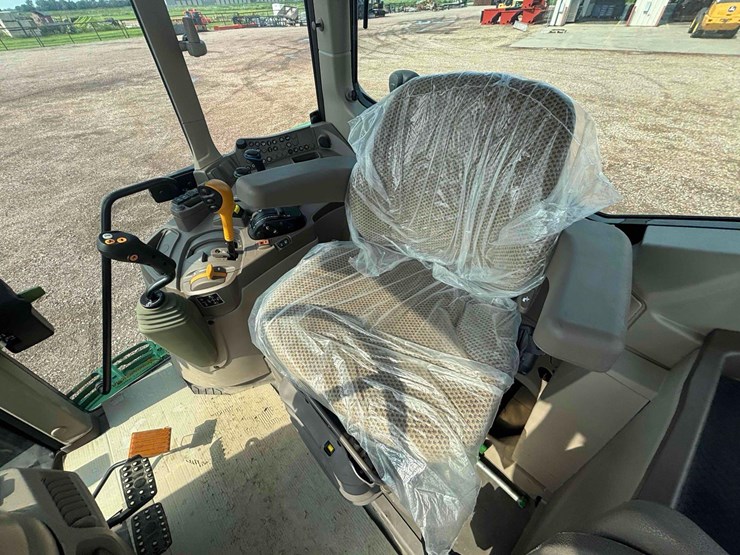 2023-john-deere-6130m-image-10