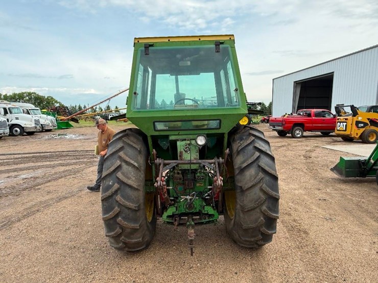 john-deere-4010-image-8