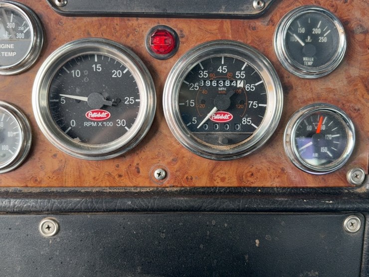 2003-peterbilt-379-image-18