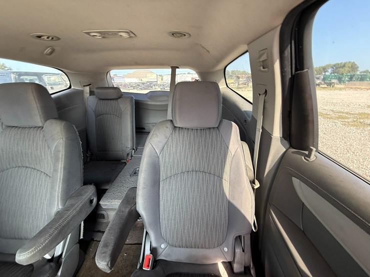2013-chevrolet-traverse-image-51