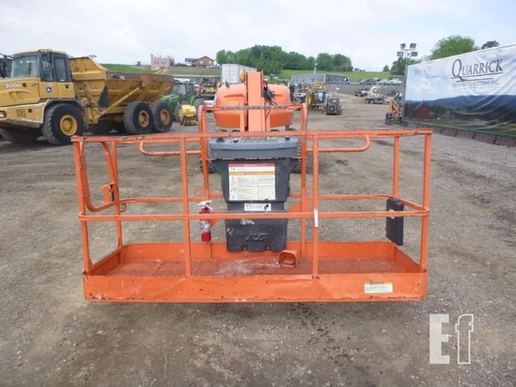 2014-jlg-460sj-image-4