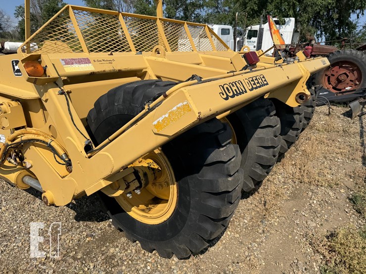 2000-deere-1812c-image-16