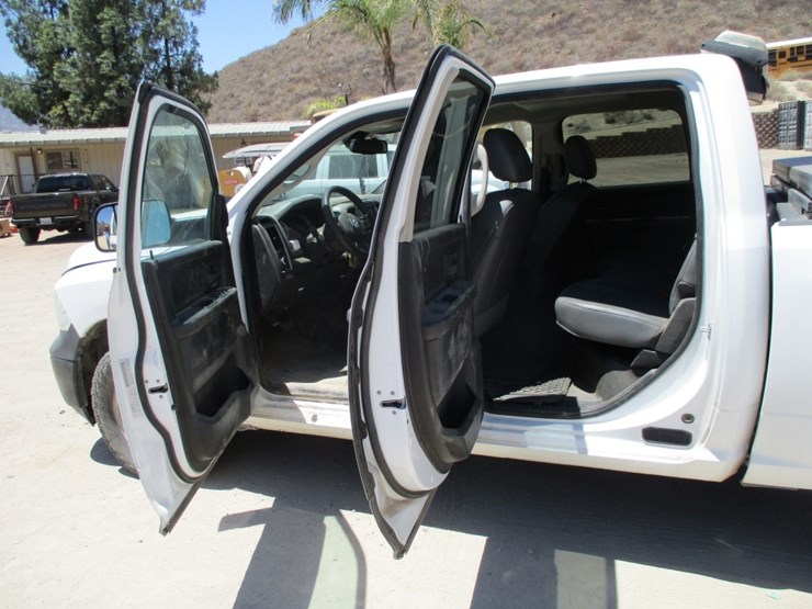 2015-dodge-ram-1500-image-13