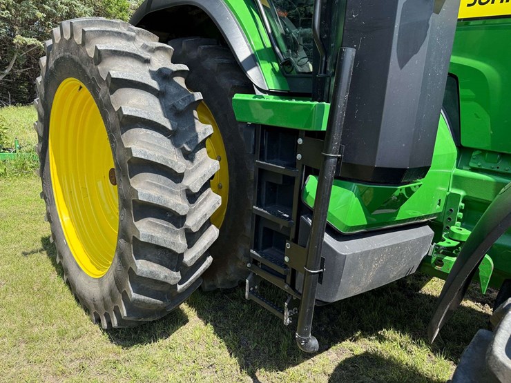 2021-john-deere-8r-340-image-41