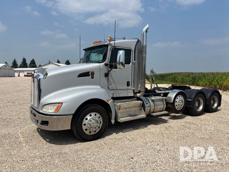 2014-kenworth-t660-image-13