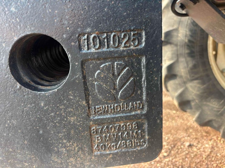 2012-new-holland-t8.360-image-7