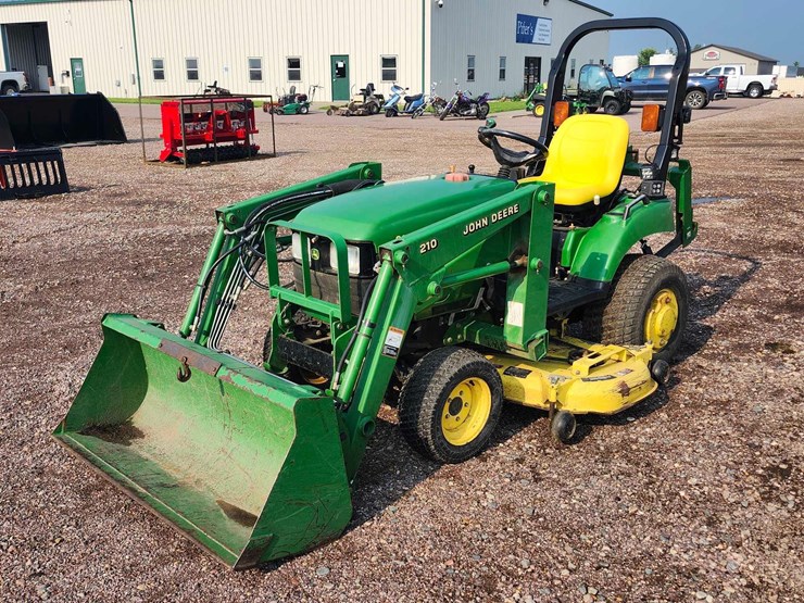 2005-john-deere-2210-tractor-image-1