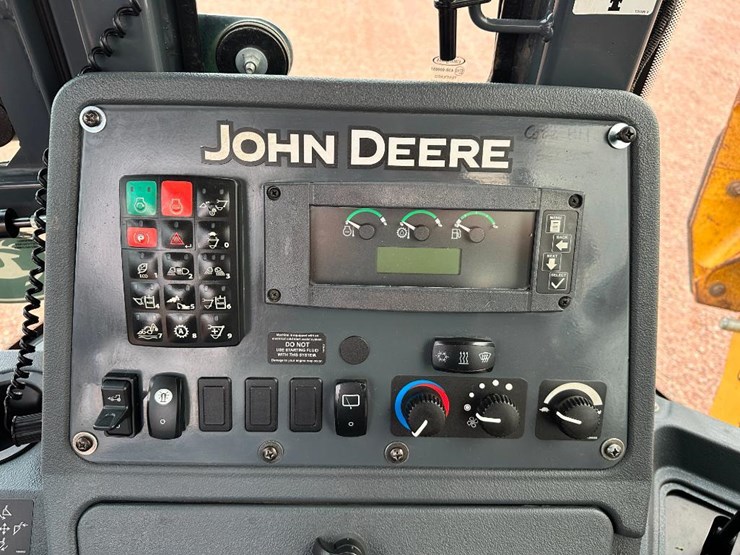 2018-deere-310sl-image-60
