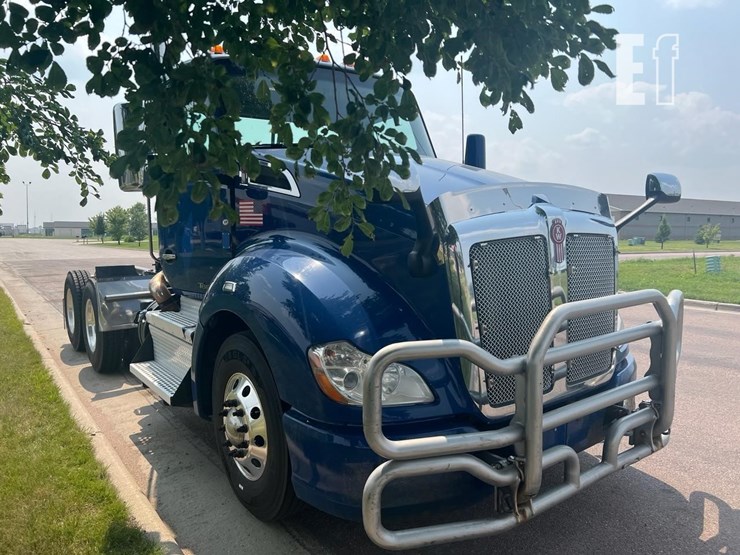 2019-kenworth-t680-image-2