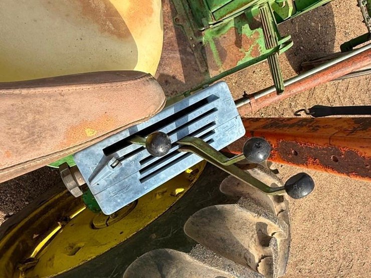 john-deere-3020-image-16