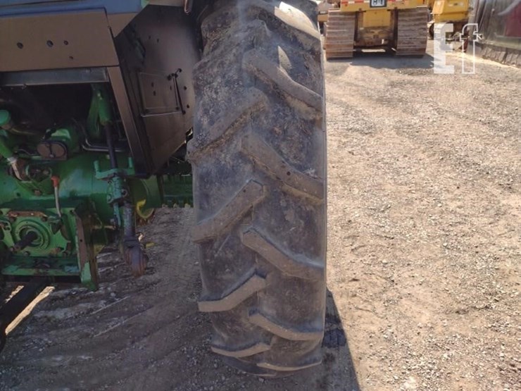 1989-john-deere-2555-image-17
