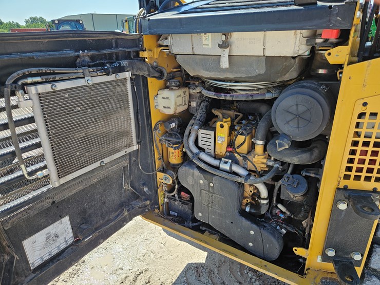 2019-caterpillar-259d3-image-18