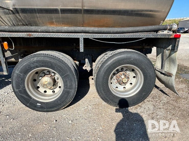 1987-peterbilt-377-image-28