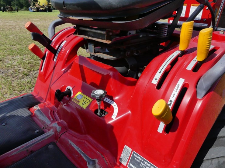 massey-ferguson-gc1710-image-14