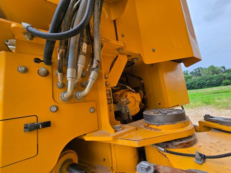 2018-deere-460e-image-15