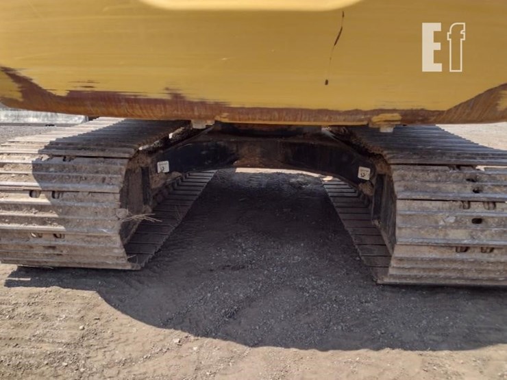 2019-deere-130g-image-40