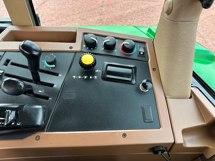 1996-john-deere-7400-image-53