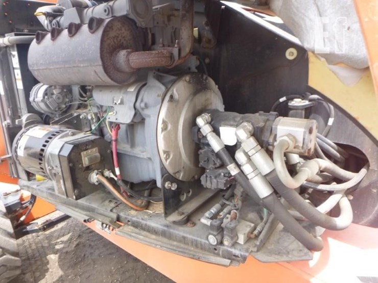 2013-jlg-600aj-image-11
