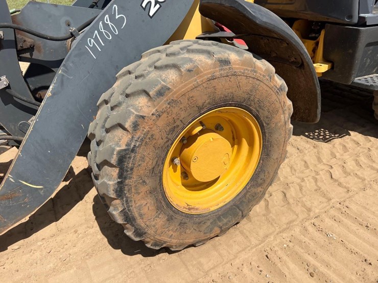 2018-deere-204l-image-9