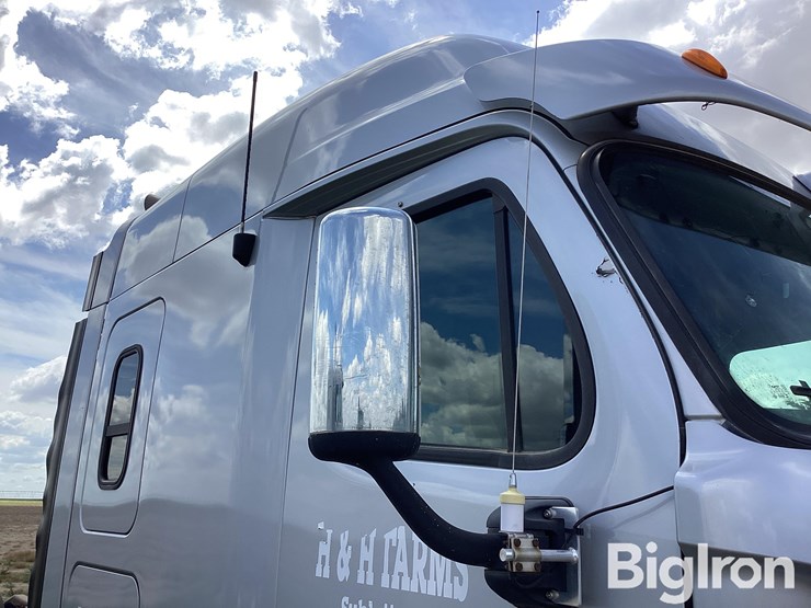 2011-freightliner-cascadia-ca125slp-t/a-truck-tractor-image-12