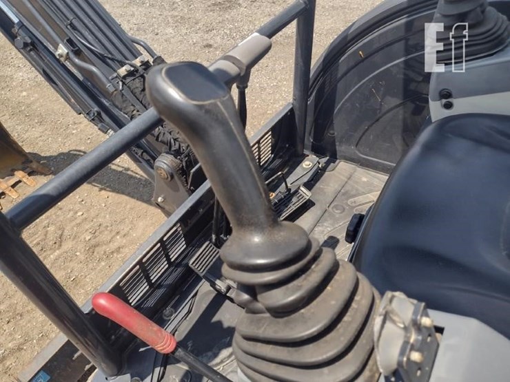 2020-deere-26g-image-10