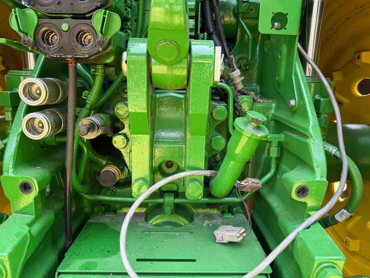2021-john-deere-8r-340-image-54