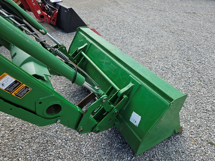 2015-john-deere-5075e-image-22