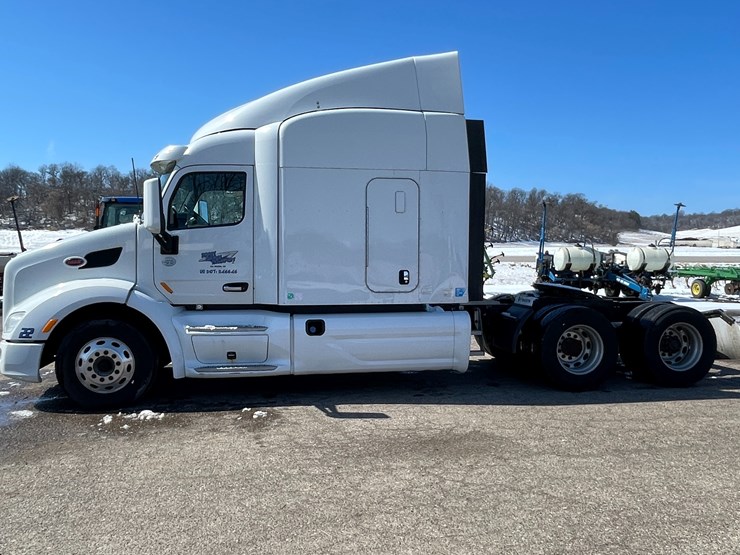 2015-peterbilt-579-image-4