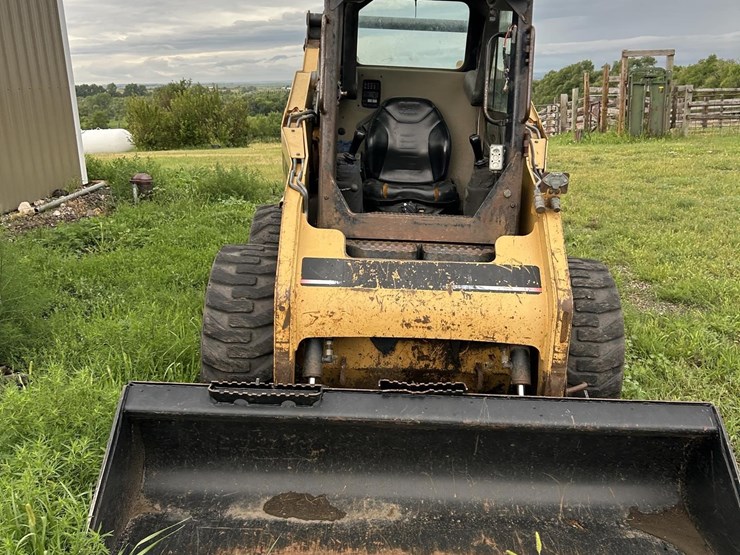 caterpillar-242-image-2