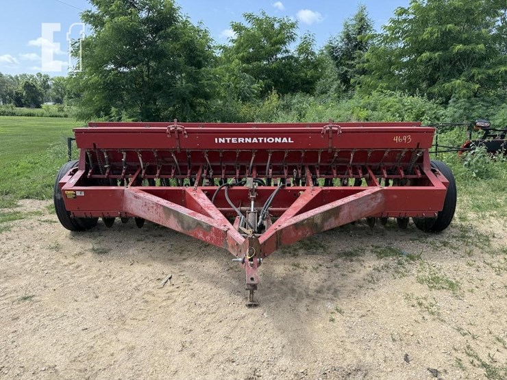 case-ih-5100-image-2