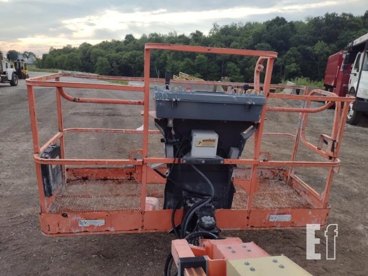 2008-jlg-600s-image-20