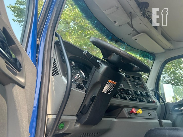 2019-kenworth-t680-image-16