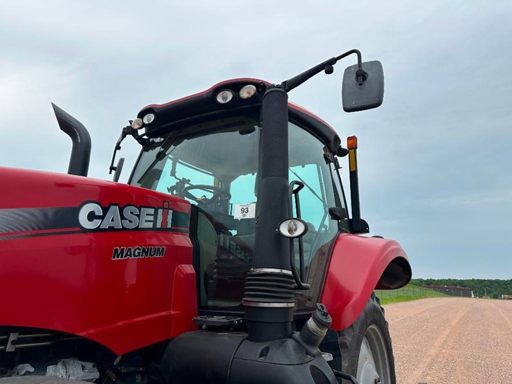 2017-case-ih-magnum-250-image-10