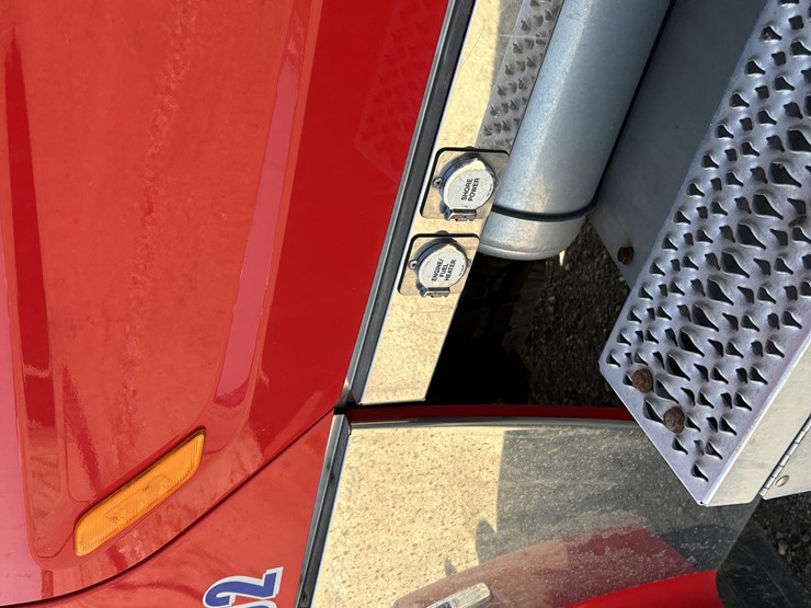 2020-peterbilt-567-image-20