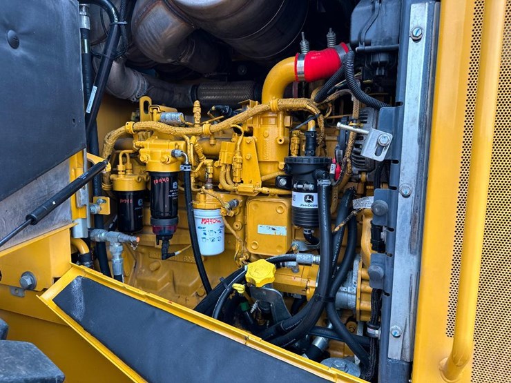 2018-deere-524kii-image-22